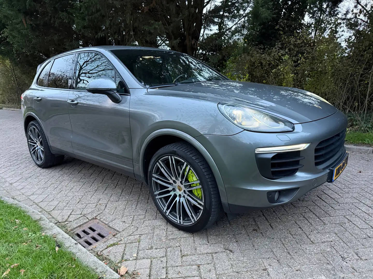 Porsche Cayenne 3.0 S E-Hybrid VOL MET OPTIES Grijs - 1