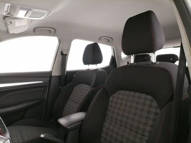 MG ZS view 12