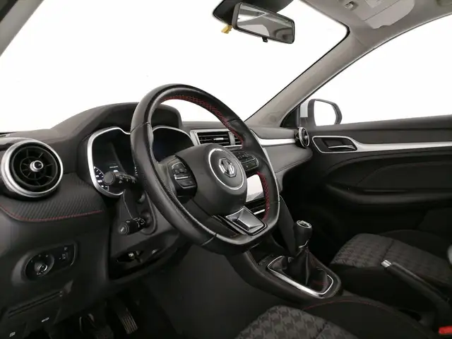 MG ZS view 11