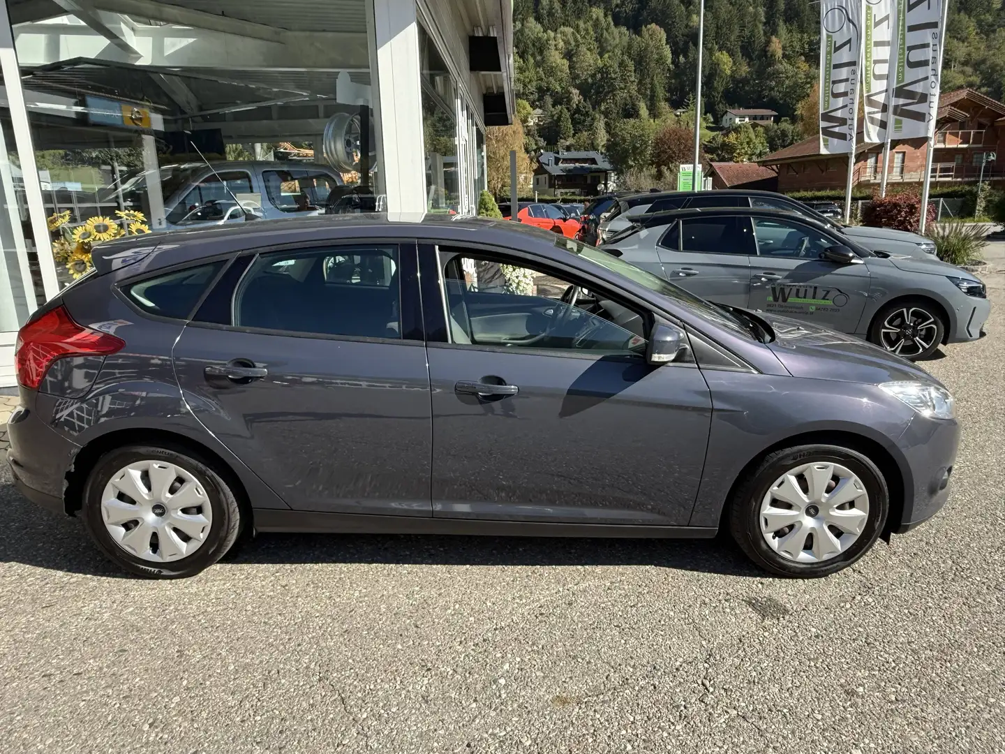 Ford Focus 1.6 TDCi DPF Trend - ERSTBESITZ Grau - 2