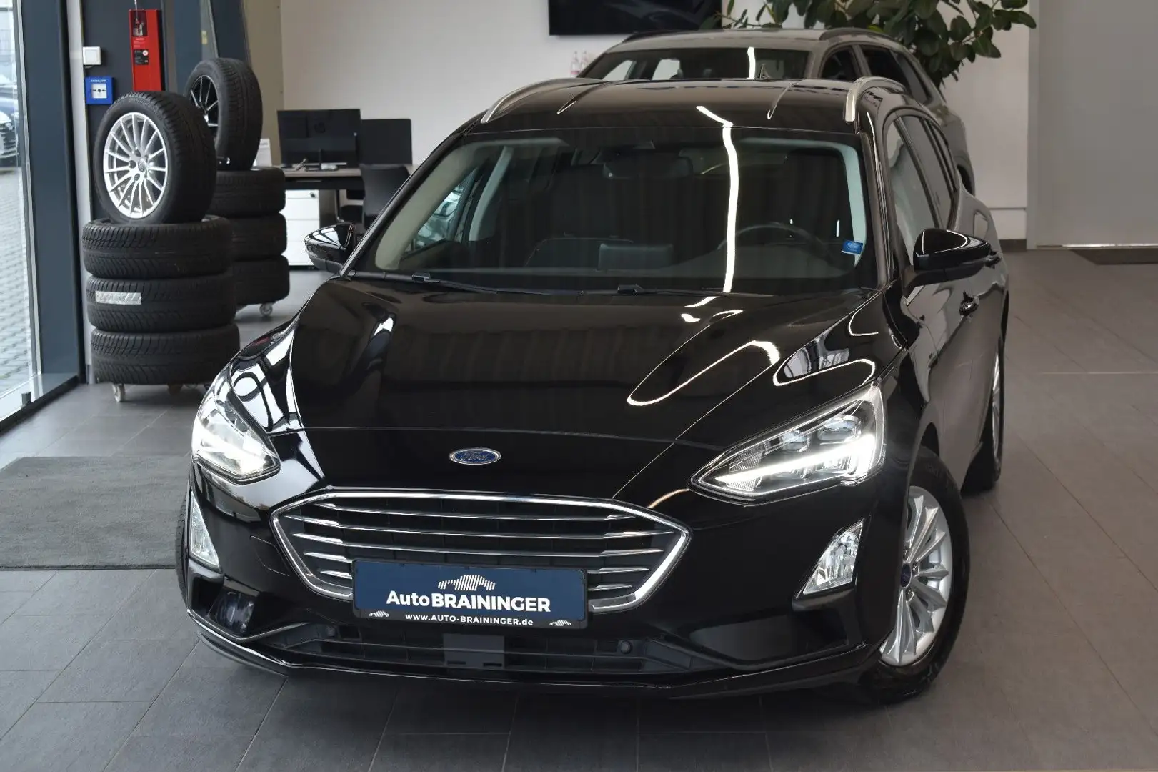 Ford Focus Turnier 1.5TDCi Titanium Aut. LED~RFK~B&O Schwarz - 1