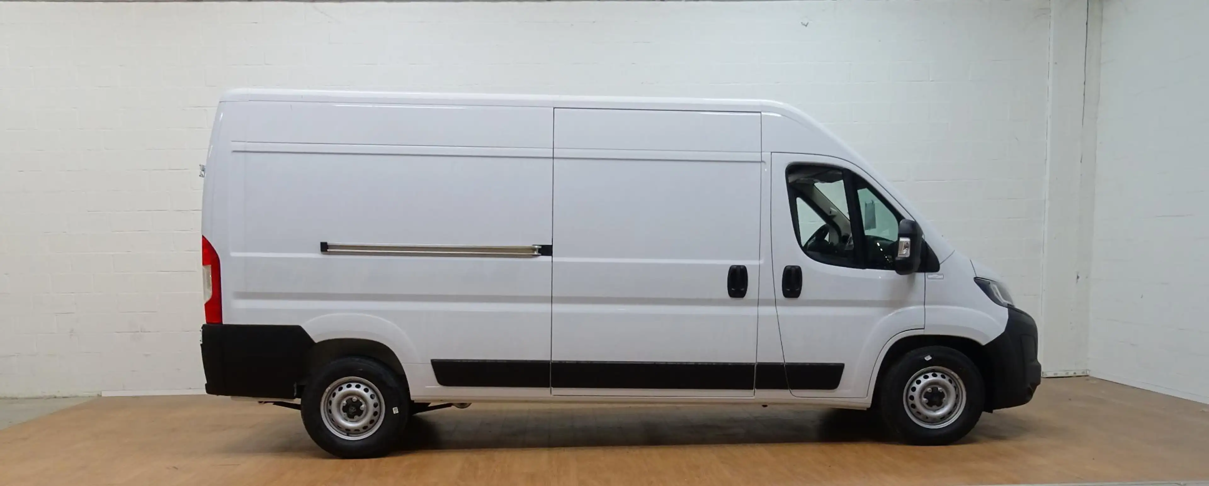 Fiat Ducato 2.2 BlueHDI 180 Maxi L3-H2 35 AT8 — photo 2