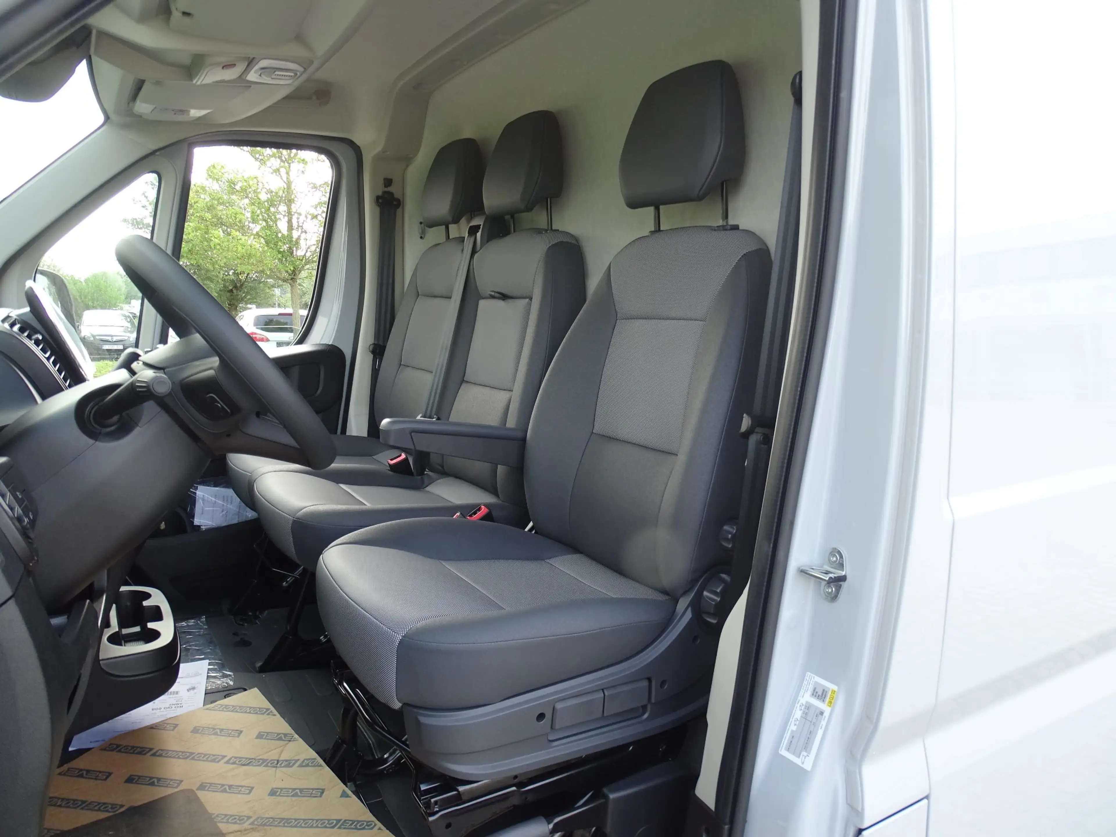 Fiat Ducato 2.2 BlueHDI 180 Maxi L3-H2 35 AT8 — photo 7
