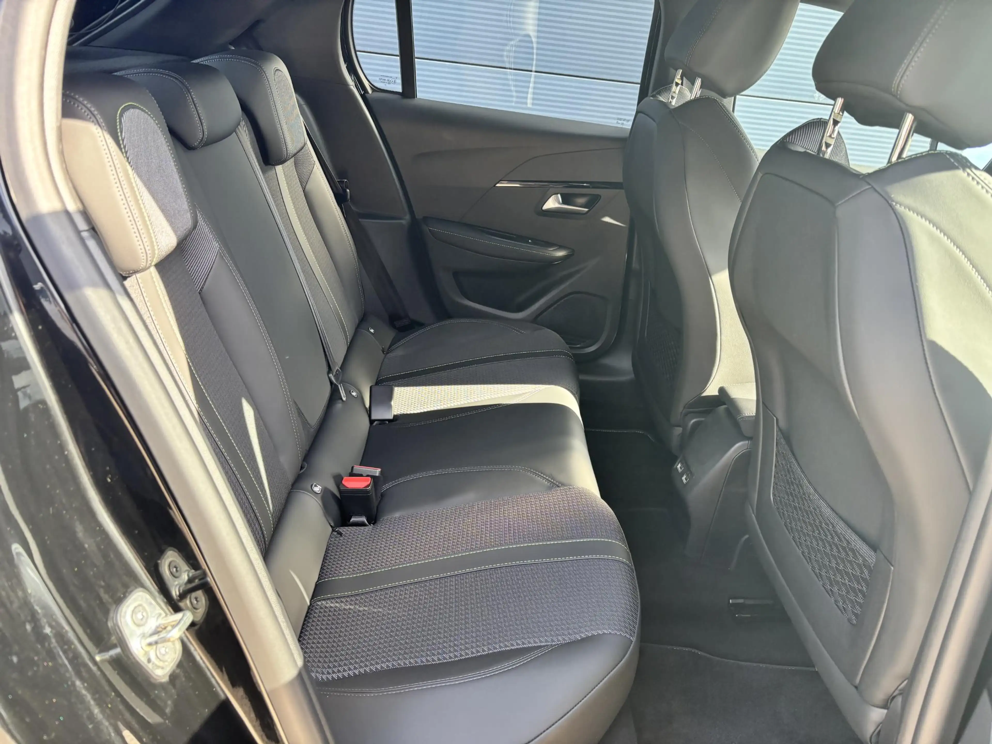 Peugeot 208 1.2 PureTech GT-Line Automaat | Focal Hifi Systeem — photo 11