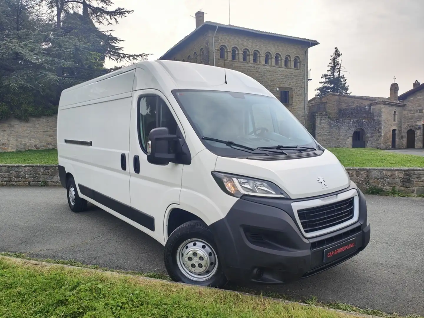 Peugeot Boxer Furgón 2.2BlueHDI 335 L3H2 Asphalt S&S 140 Wit - 1