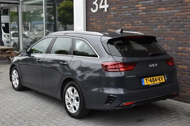 Kia Ceed view 2