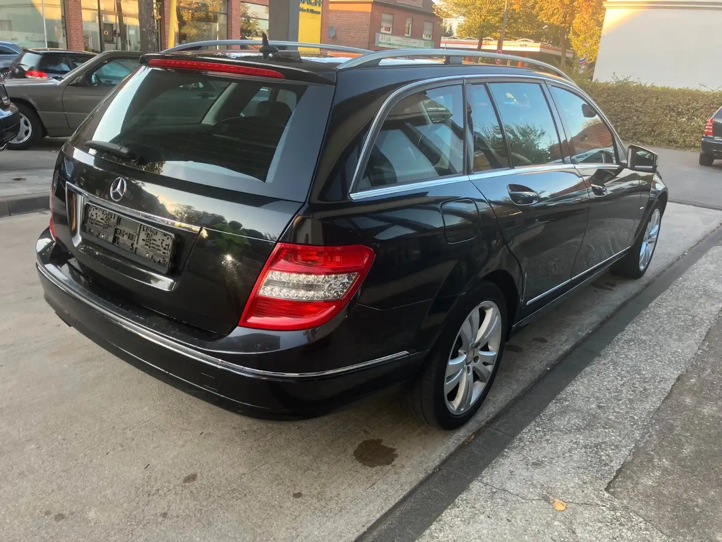 Mercedes-Benz C 200 CDI  Avantgarde  Automatic Noir - 2