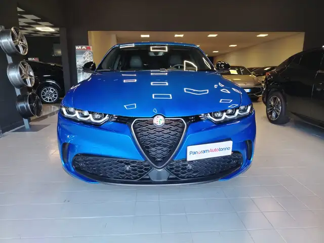Alfa Romeo Tonale view 2