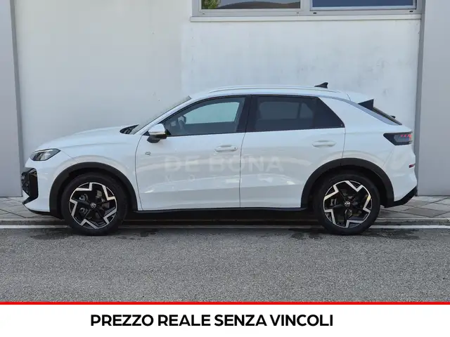 Volkswagen T-Roc view 3