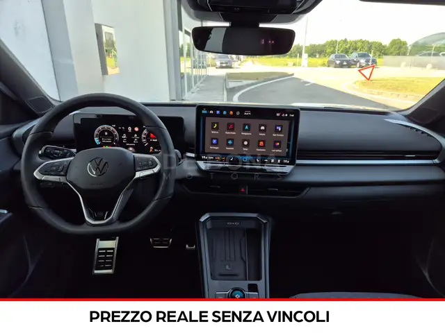 Volkswagen T-Roc view 9