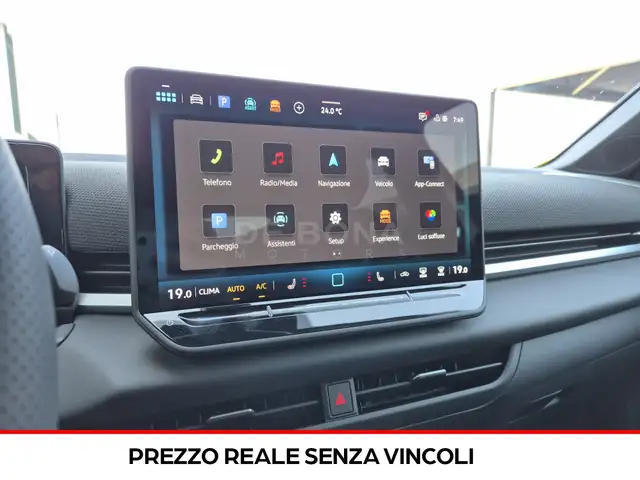 Volkswagen T-Roc view 12