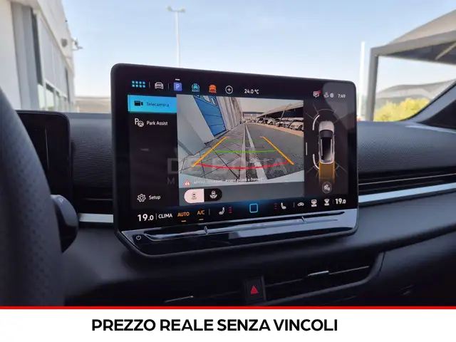 Volkswagen T-Roc view 11