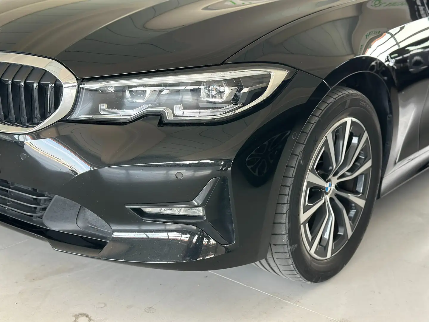 BMW 318 d Touring MHEV Business Advantage auto Nero - 2