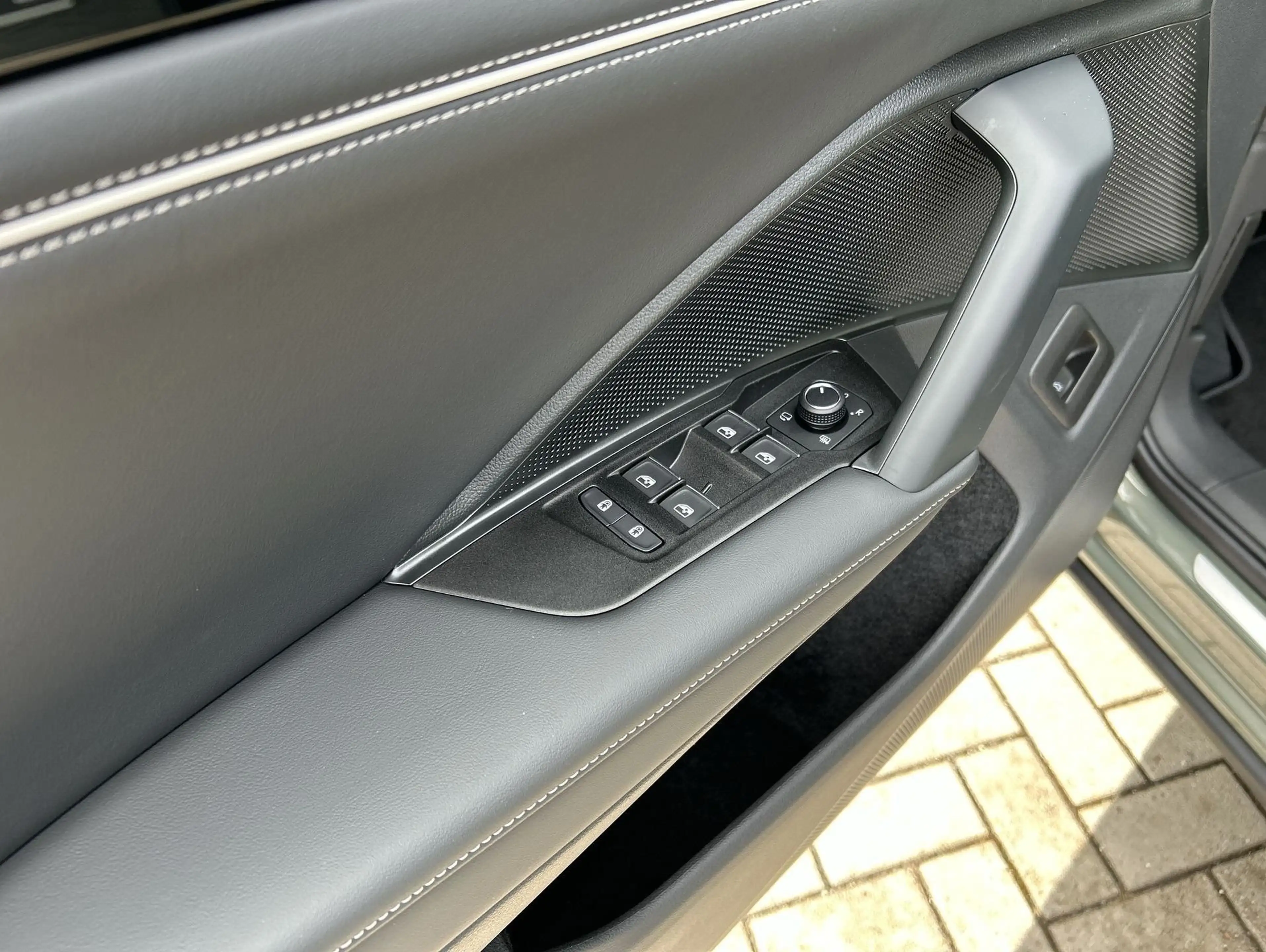 Volkswagen Tayron Elegance 2.0 l TDI 7-S AHK Komfort+ Leder — photo 12