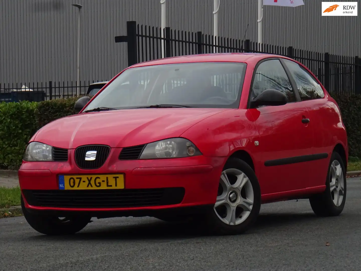 SEAT Ibiza 1.4-16V Stella 118DKM/CLIMA/APK Rouge - 1