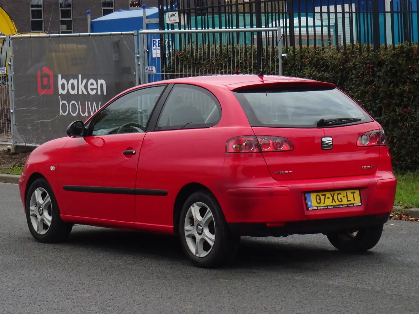 SEAT Ibiza 1.4-16V Stella 118DKM/CLIMA/APK Rouge - 2