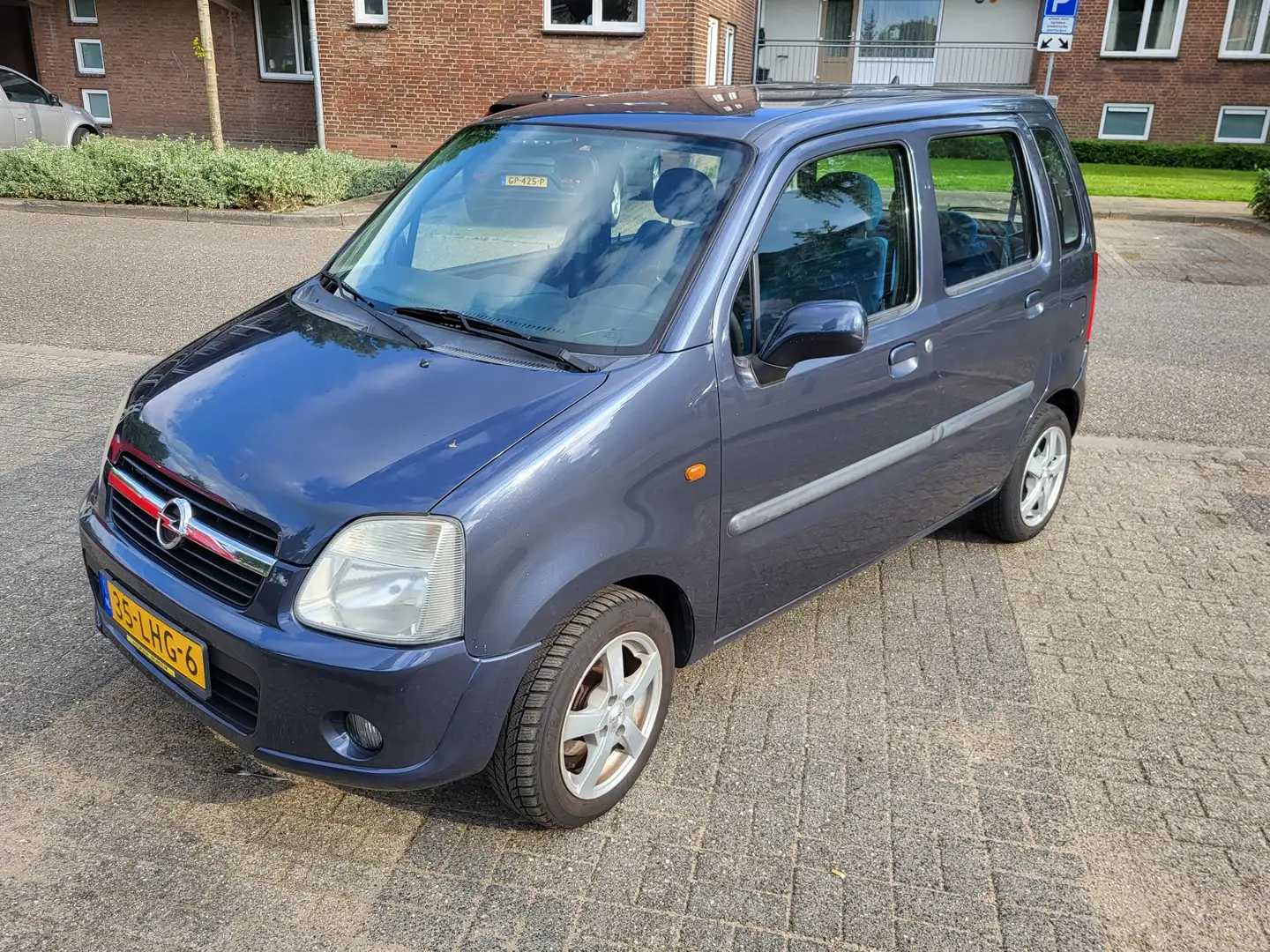 Opel Agila 1.2-16V Essentia Gris - 1