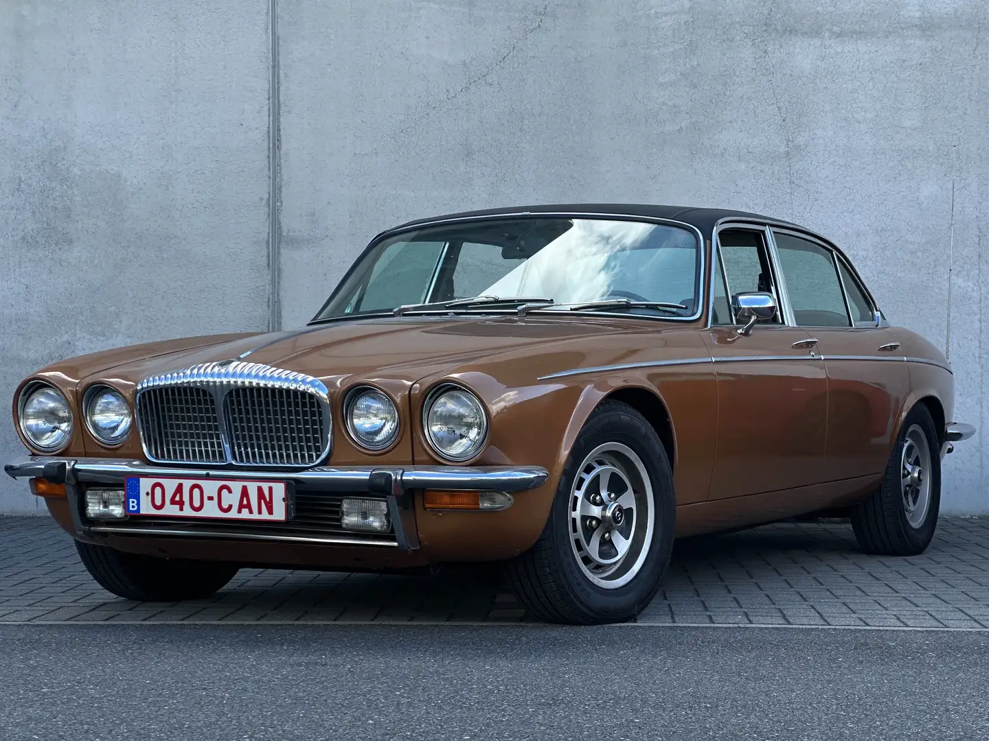 Daimler Double Six Double Six / Vernieuwde motor / 84.600KM Brun - 1