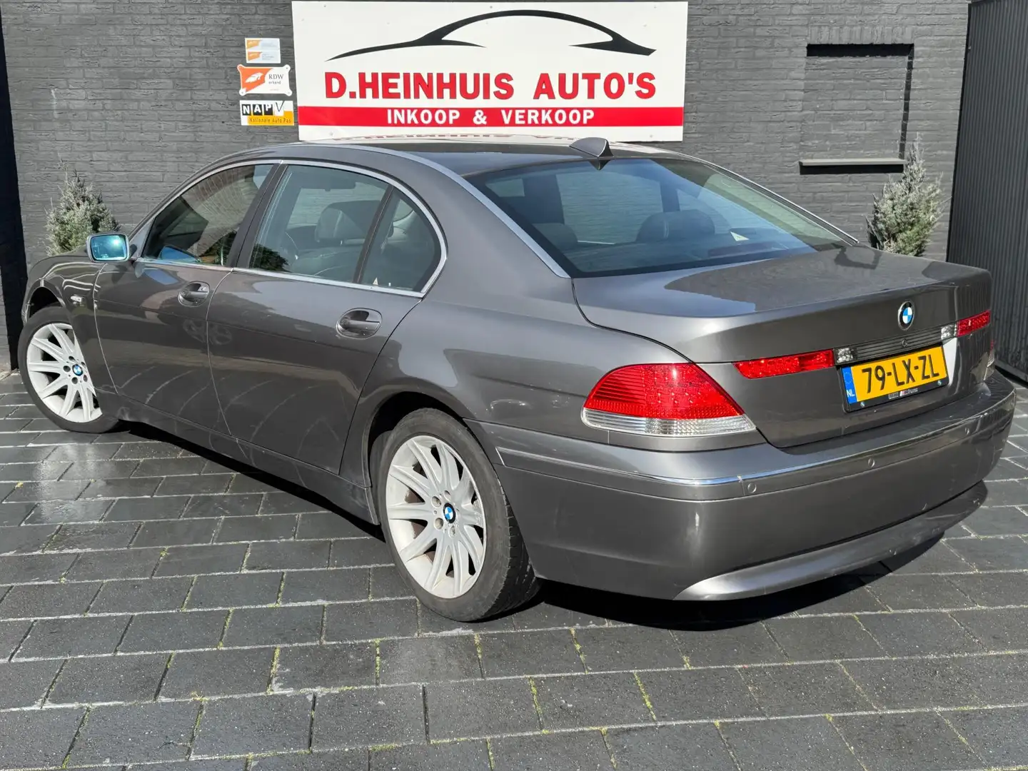 BMW 735 7-serie 735Li LANG Executive APK NIEUW. Šedá - 2