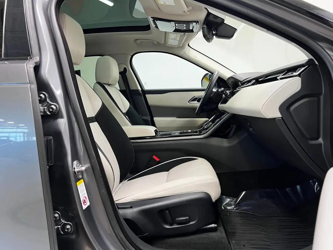Land Rover Range Rover Velar снимка Land Rover Range Rover Velar