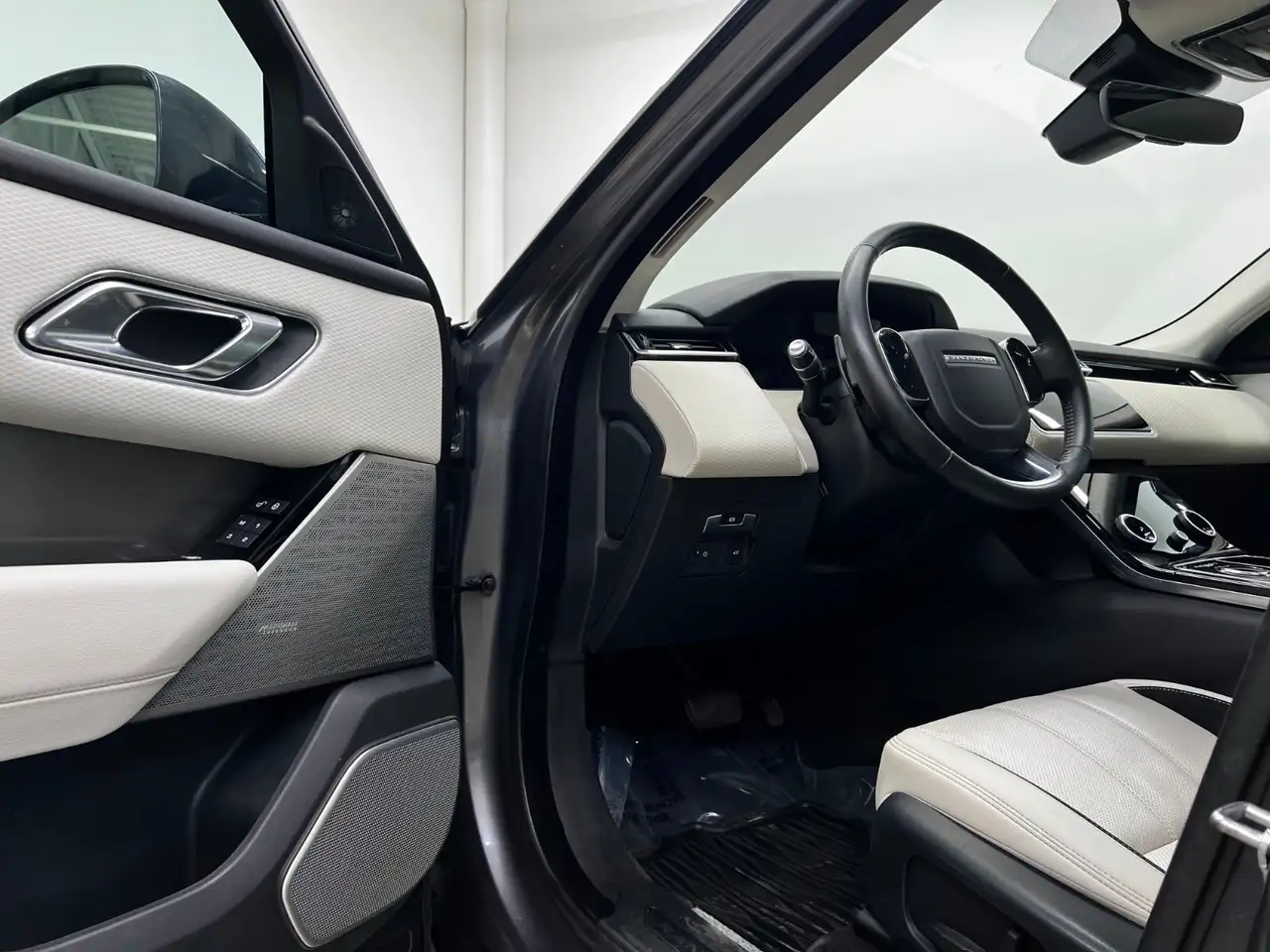 Land Rover Range Rover Velar снимка Land Rover Range Rover Velar