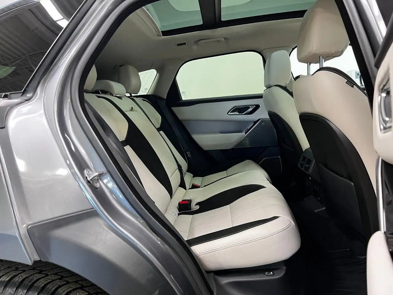 Land Rover Range Rover Velar снимка Land Rover Range Rover Velar