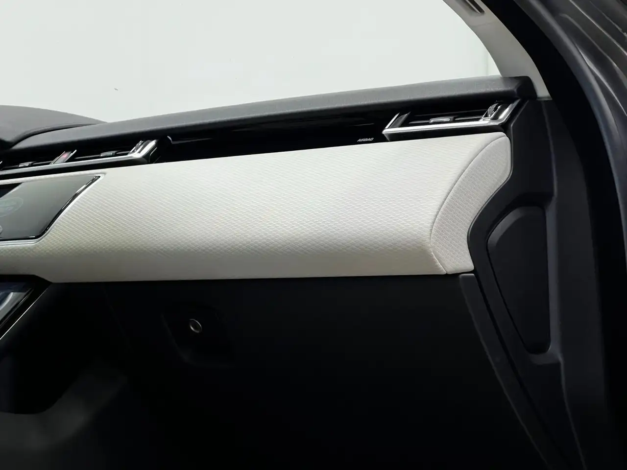 Land Rover Range Rover Velar снимка Land Rover Range Rover Velar
