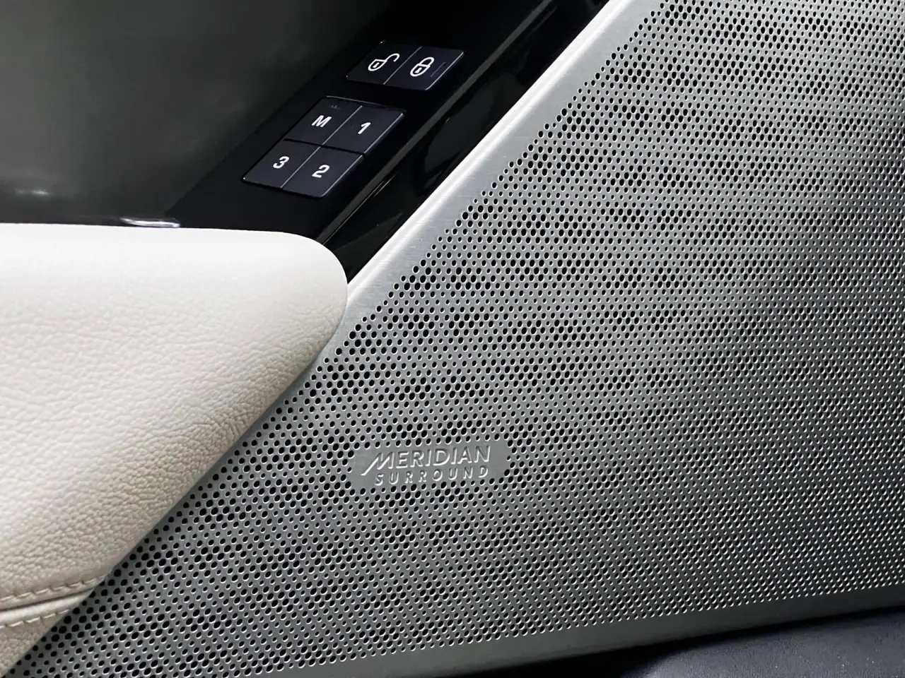 Land Rover Range Rover Velar снимка Land Rover Range Rover Velar