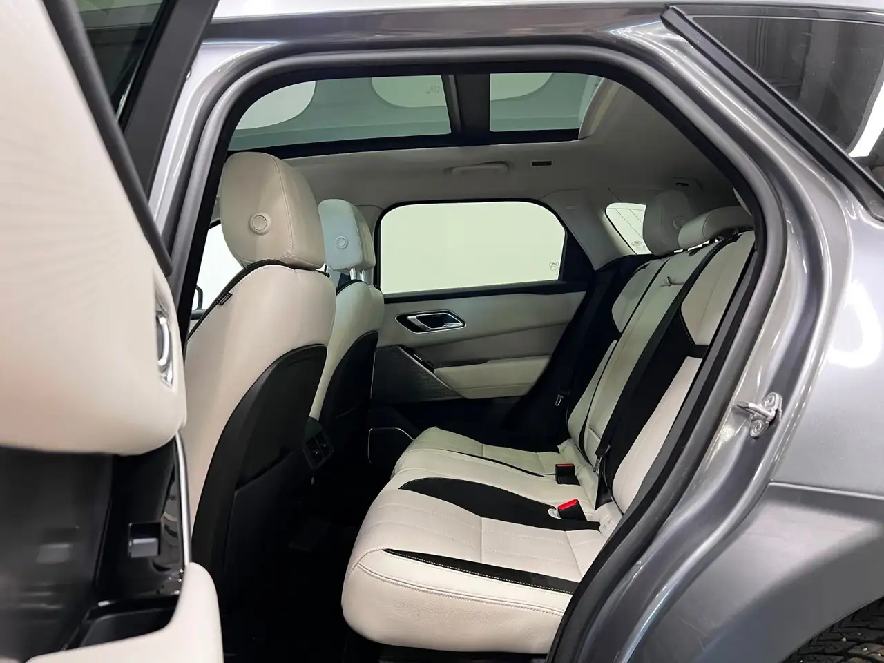 Land Rover Range Rover Velar снимка Land Rover Range Rover Velar