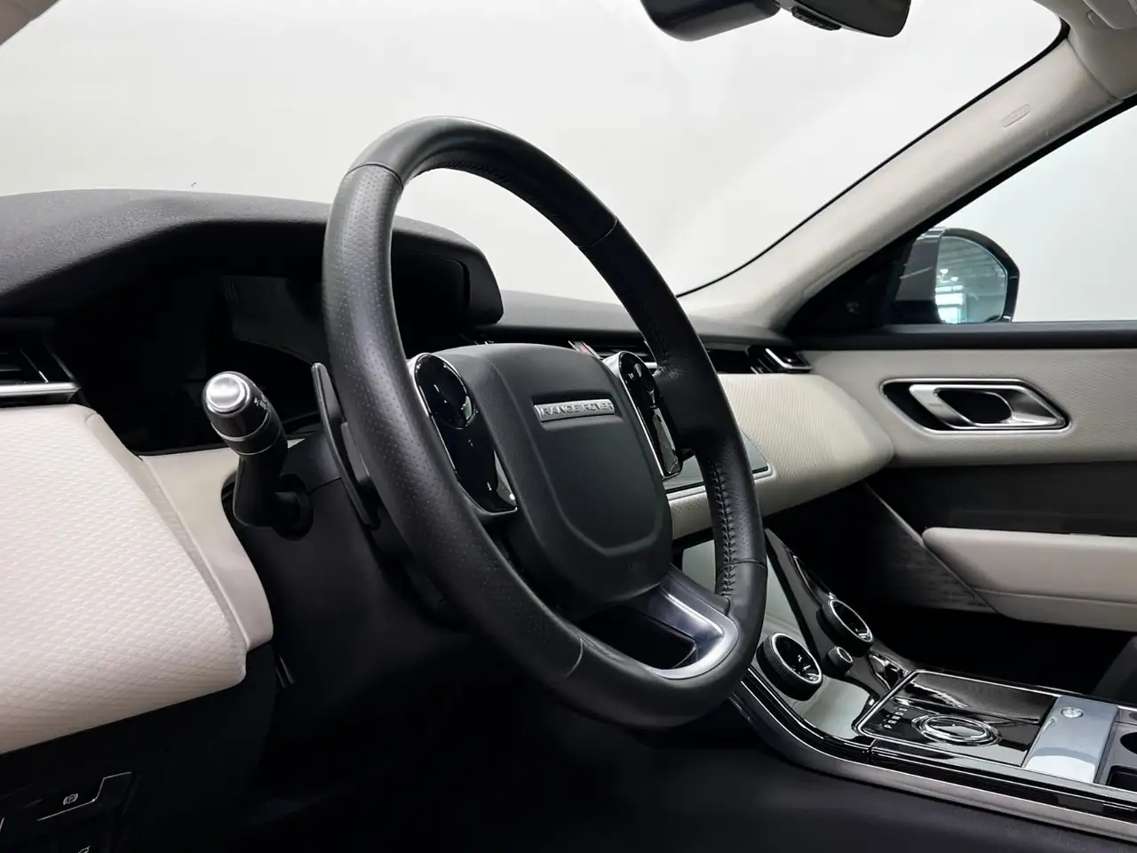 Land Rover Range Rover Velar снимка Land Rover Range Rover Velar