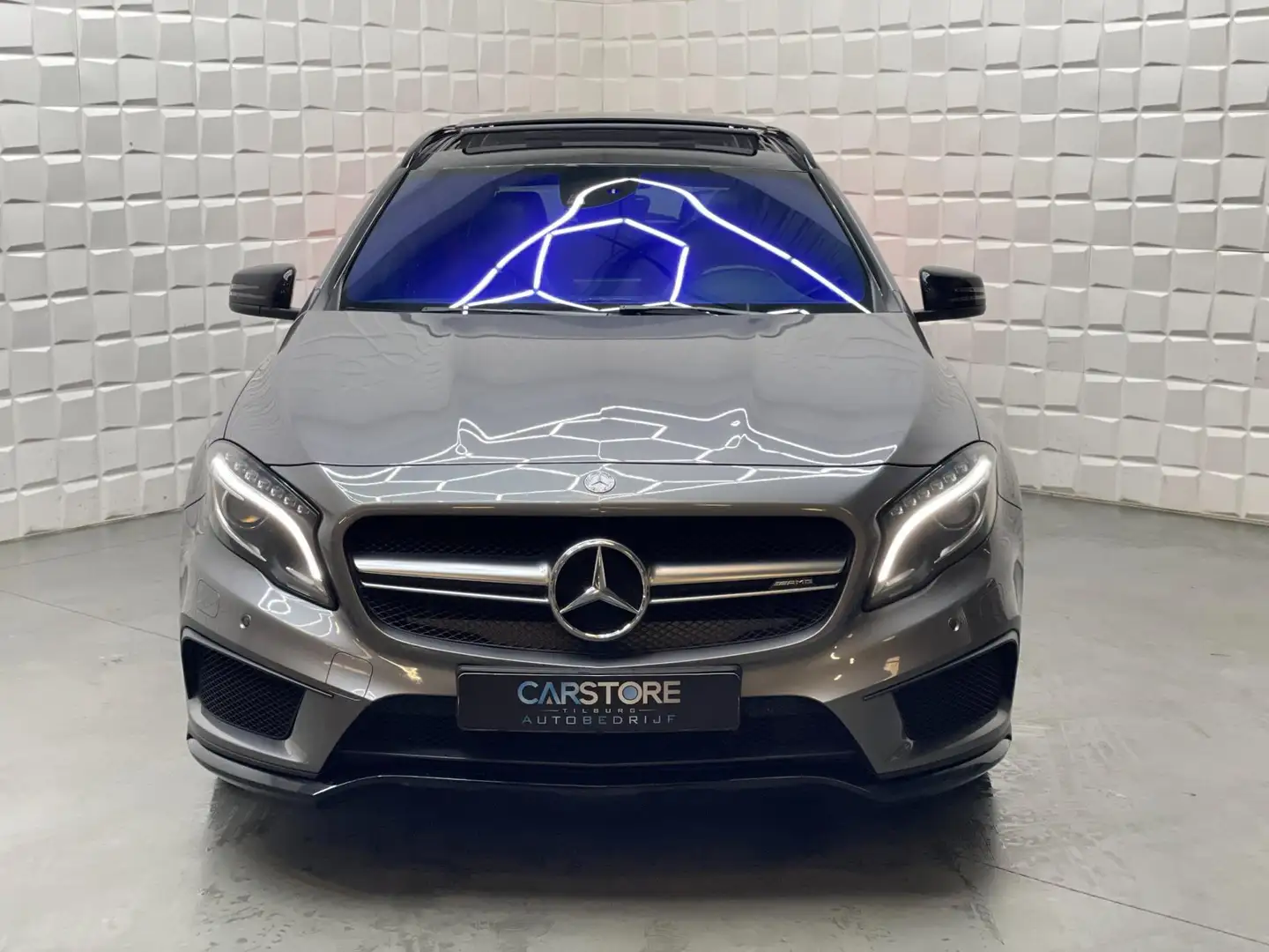 Mercedes-Benz GLA 45 AMG 4Matic PANO CAMERA siva - 2