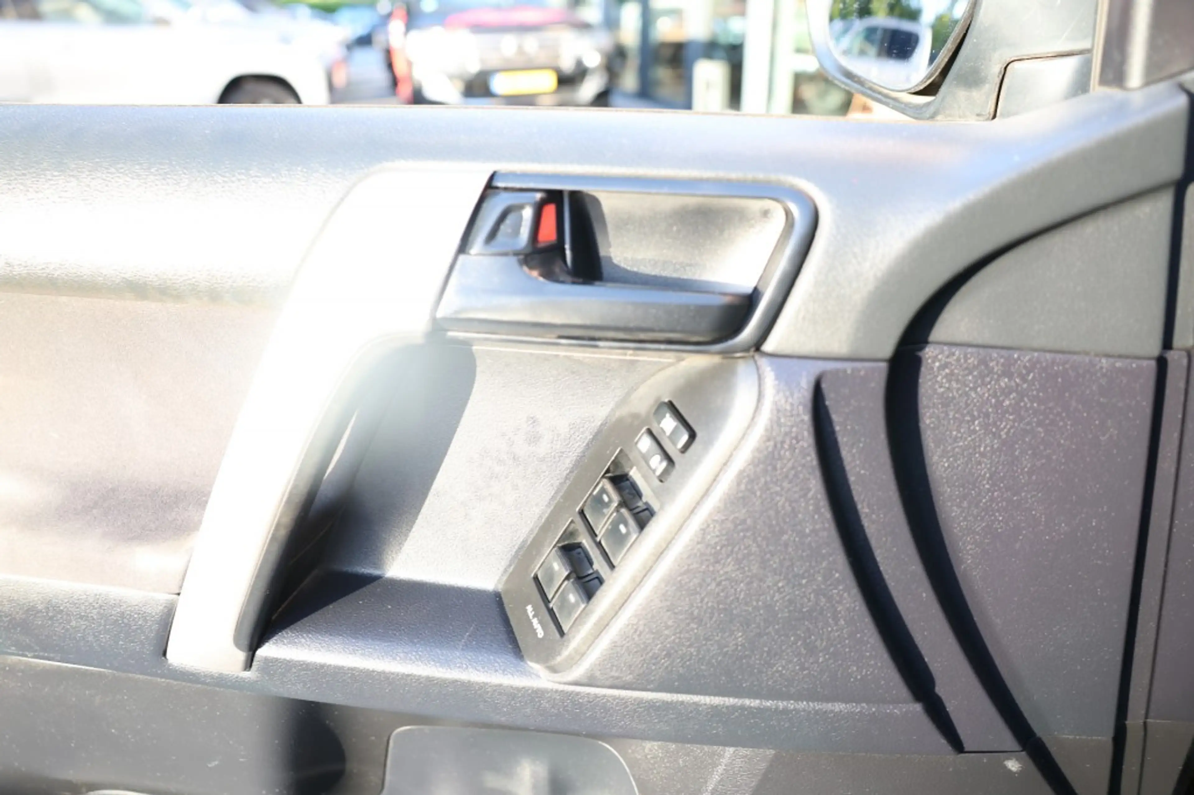 Toyota Land Cruiser 2.8 D-4D 5DRS ACTIVE A/T VAN — photo 16