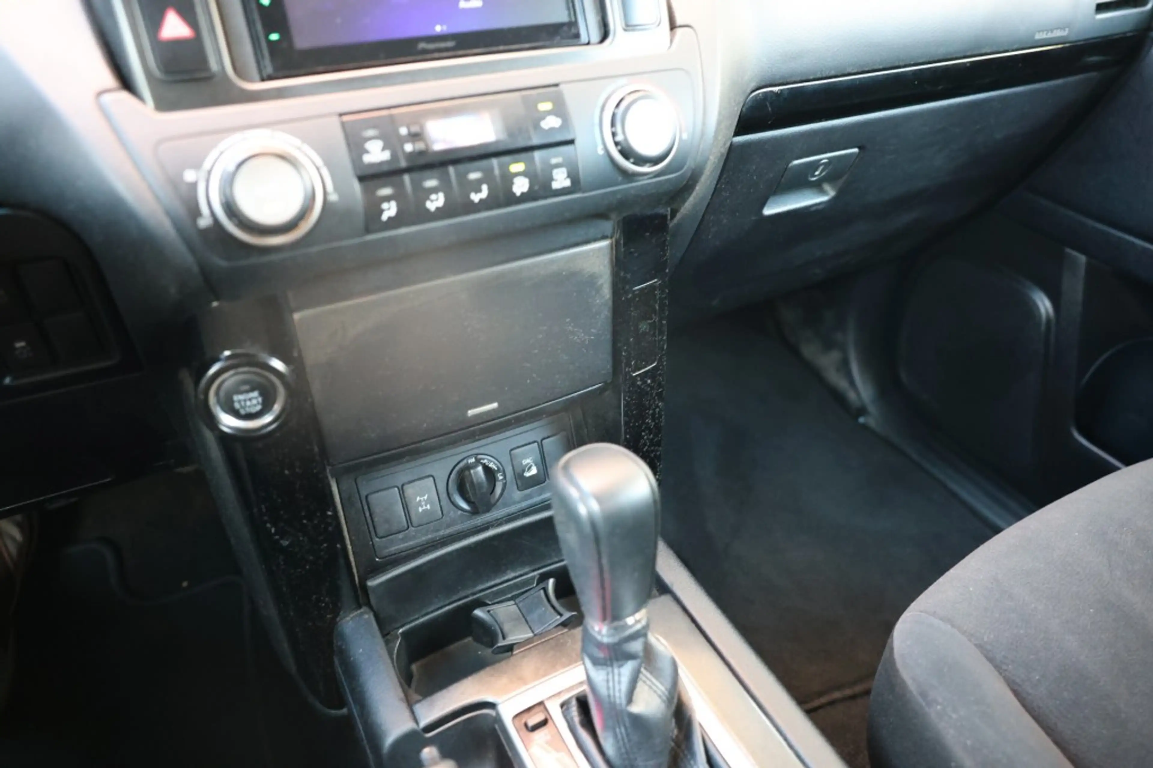 Toyota Land Cruiser 2.8 D-4D 5DRS ACTIVE A/T VAN — photo 15