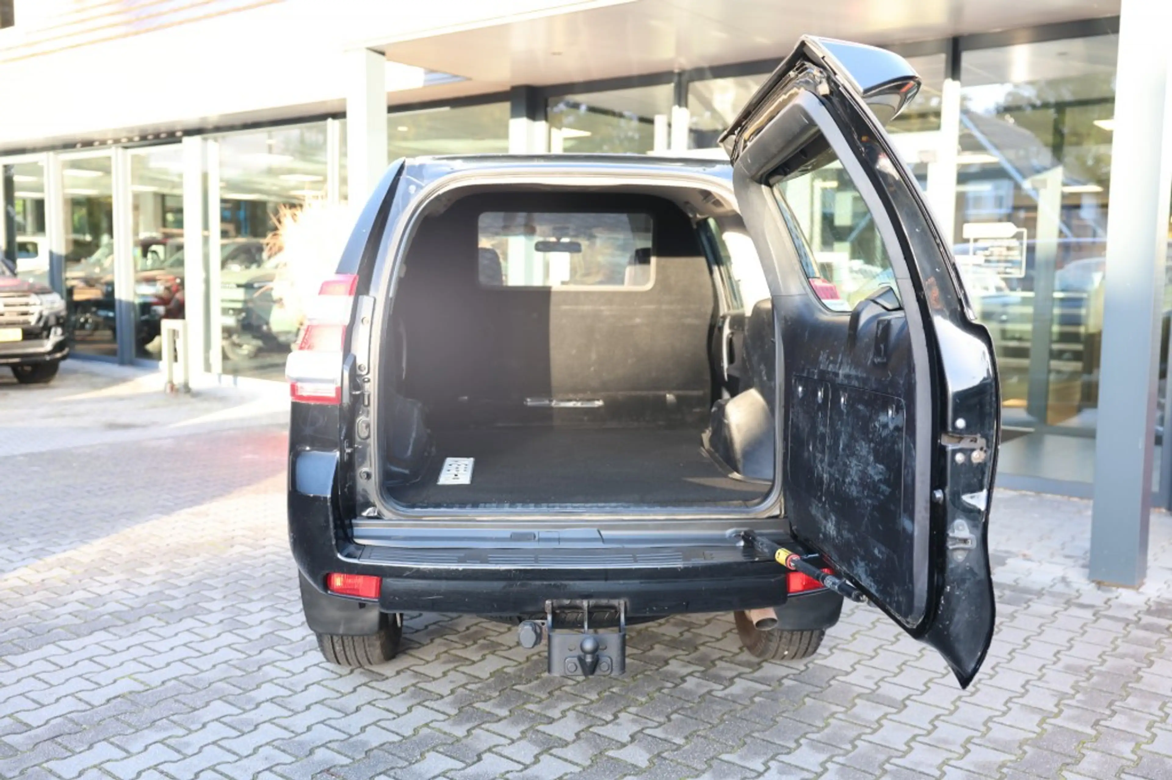 Toyota Land Cruiser 2.8 D-4D 5DRS ACTIVE A/T VAN — photo 7
