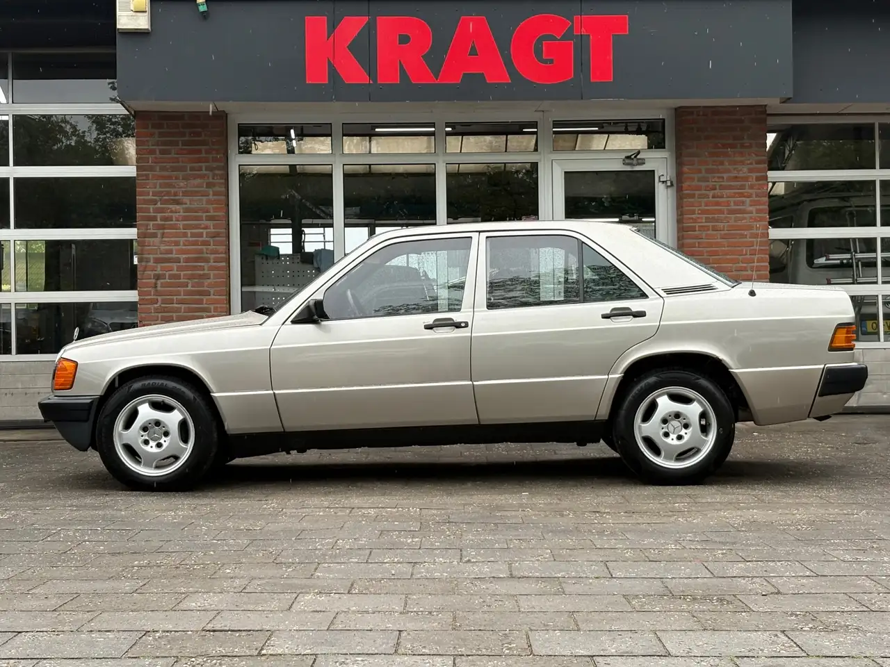 Mercedes-Benz 190 2.0 E - 4 bak - wegenbelastingvrij -, foto 6