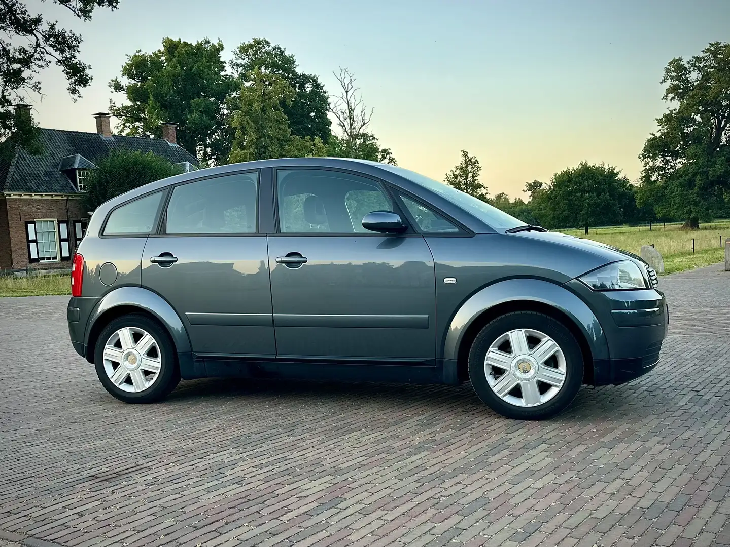 Audi A2 1.4 Pro Line Grijs - 2