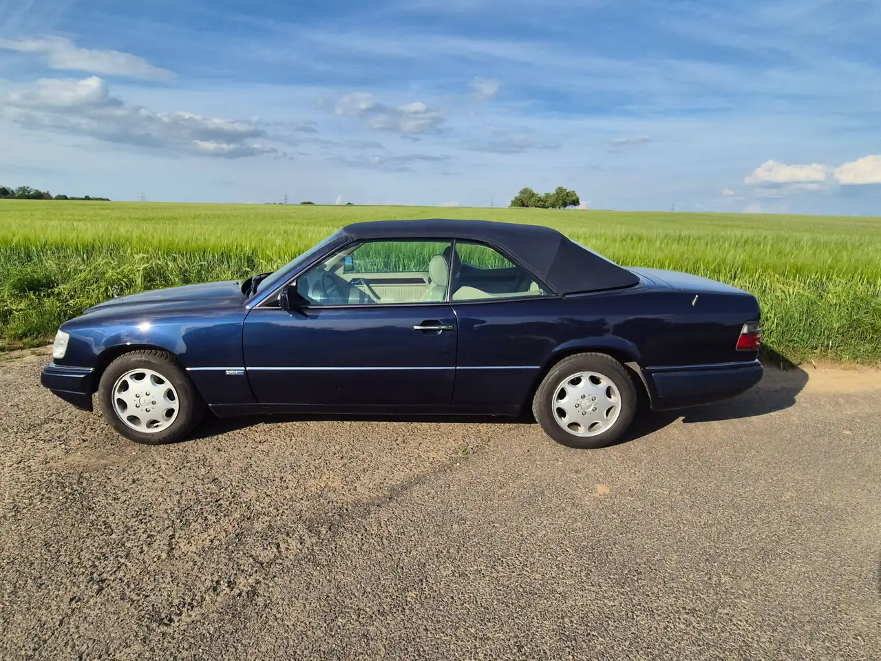 Mercedes-Benz E 220, foto 2