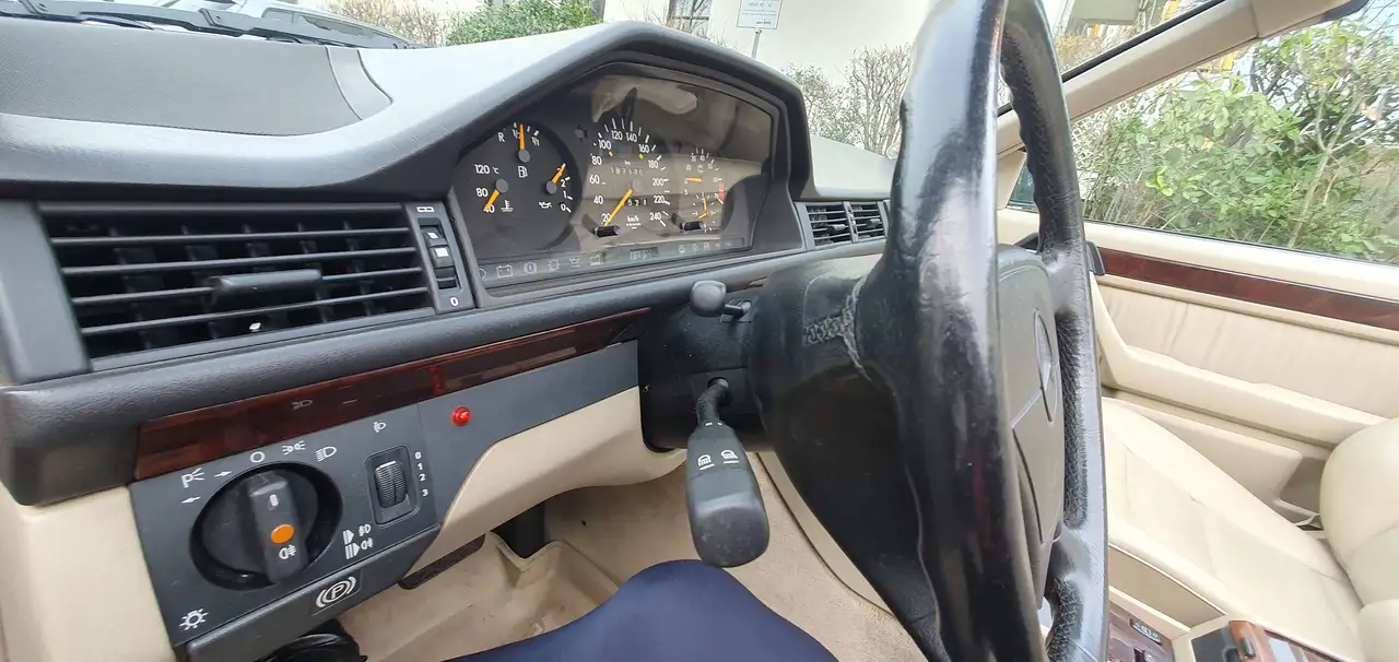 Mercedes-Benz E 220, foto 12