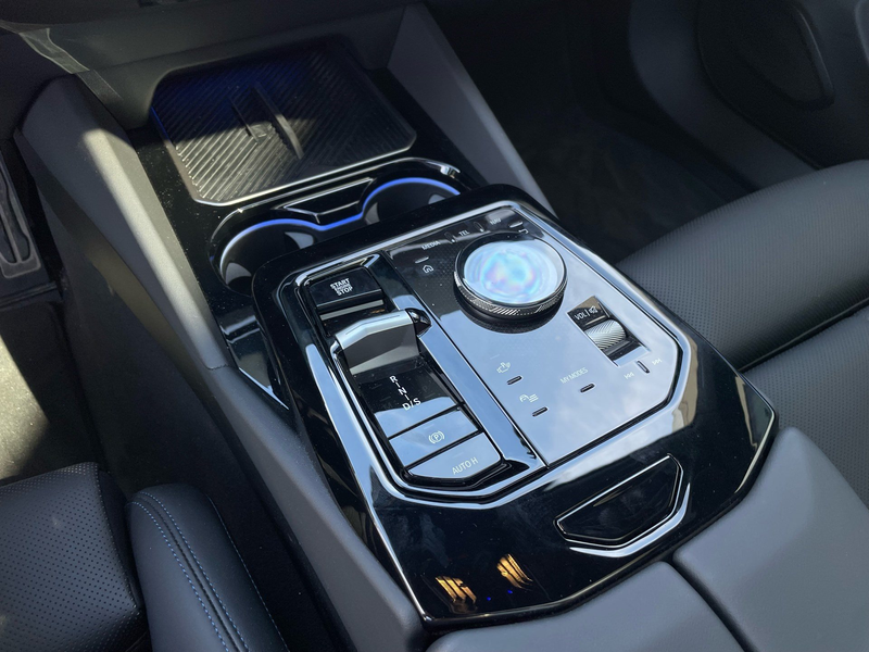 BMW 550 e xDrive M Sport Pro || AHK Pano Autobahnass — photo 10