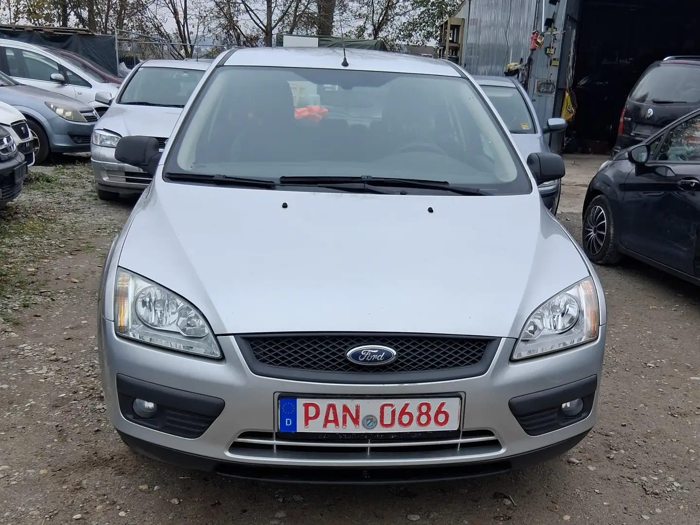 Ford Focus Focus Fließheck  5-Türer 1.6 16V Sport Silber - 1