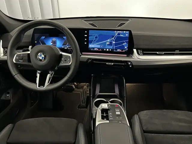BMW X1 view 8