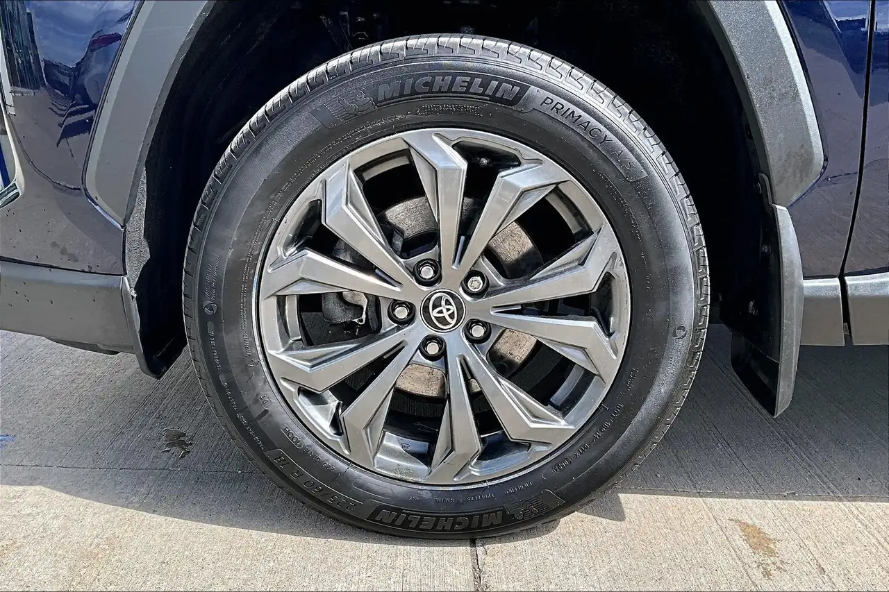 Toyota RAV 4 снимка Toyota RAV 4