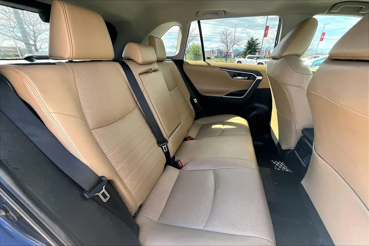 Toyota RAV 4 снимка Toyota RAV 4