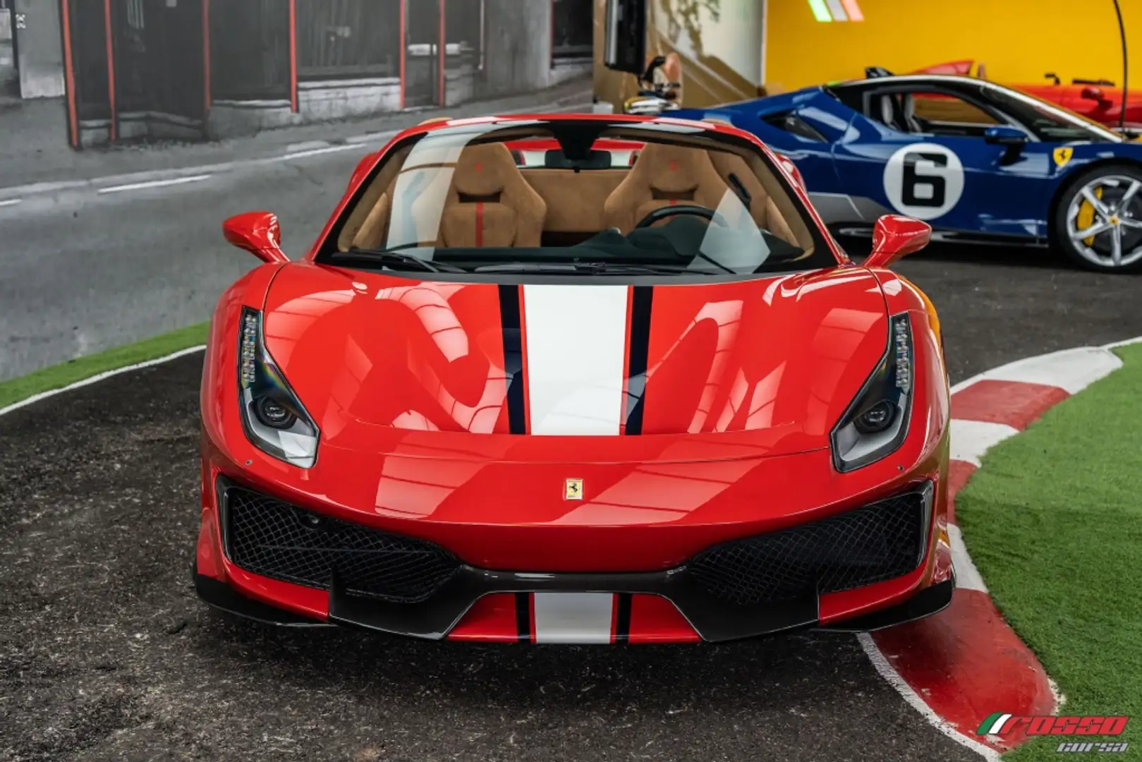 Ferrari 488 Pista Piros - 2