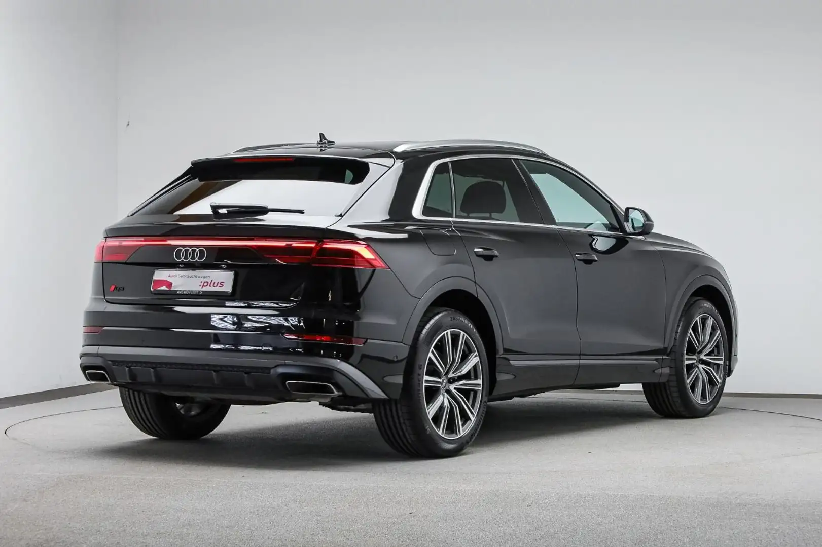 Audi Q8 50 TDI quattro S-LINE AHK*PANO*LUFT*21ZOLL*HU Zwart - 2