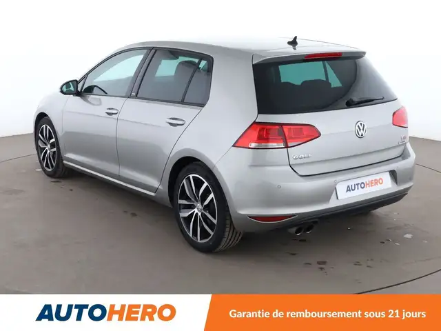 Volkswagen Golf view 4