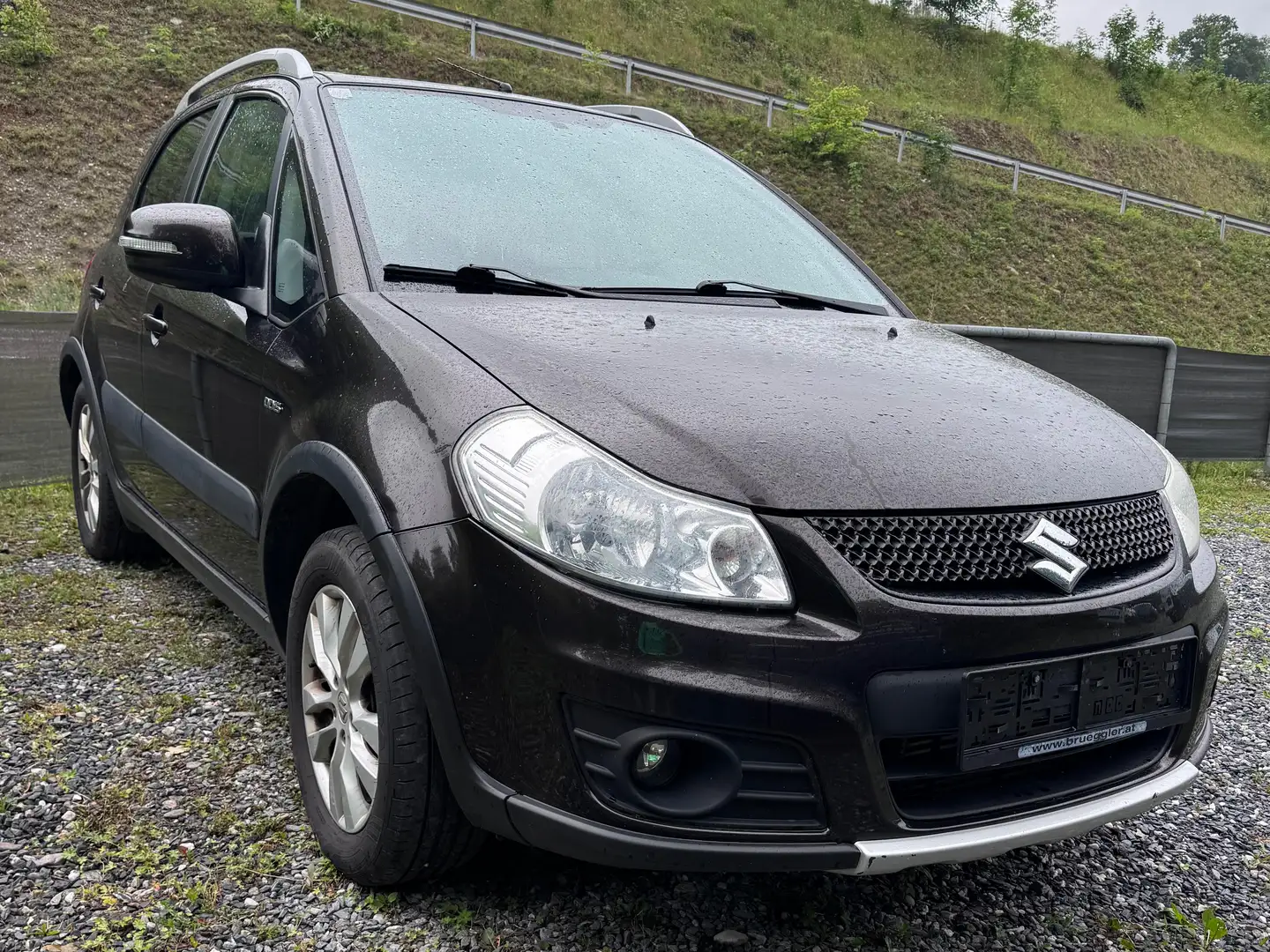 Suzuki SX4 Club Braun - 2