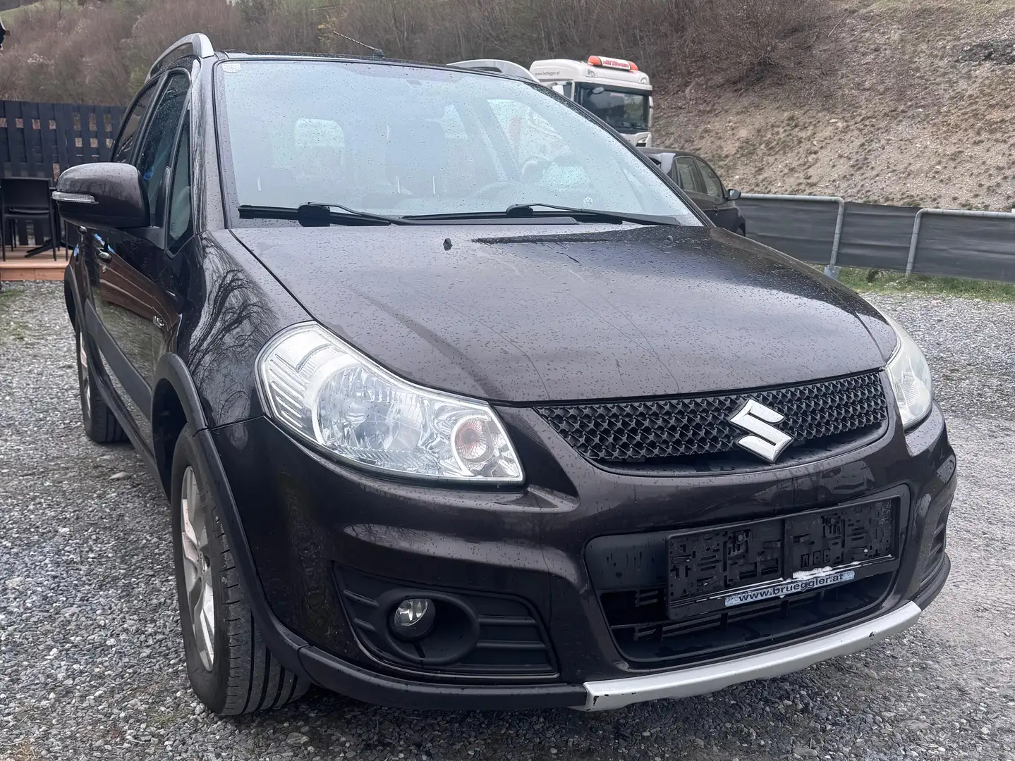 Suzuki SX4 Club Braun - 2