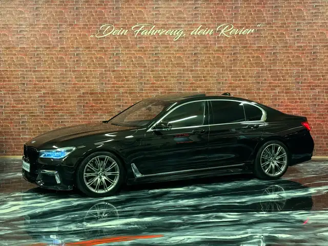 BMW 750 750 i xDrive G11*BMW Individual*ALMANDMETALLIC*