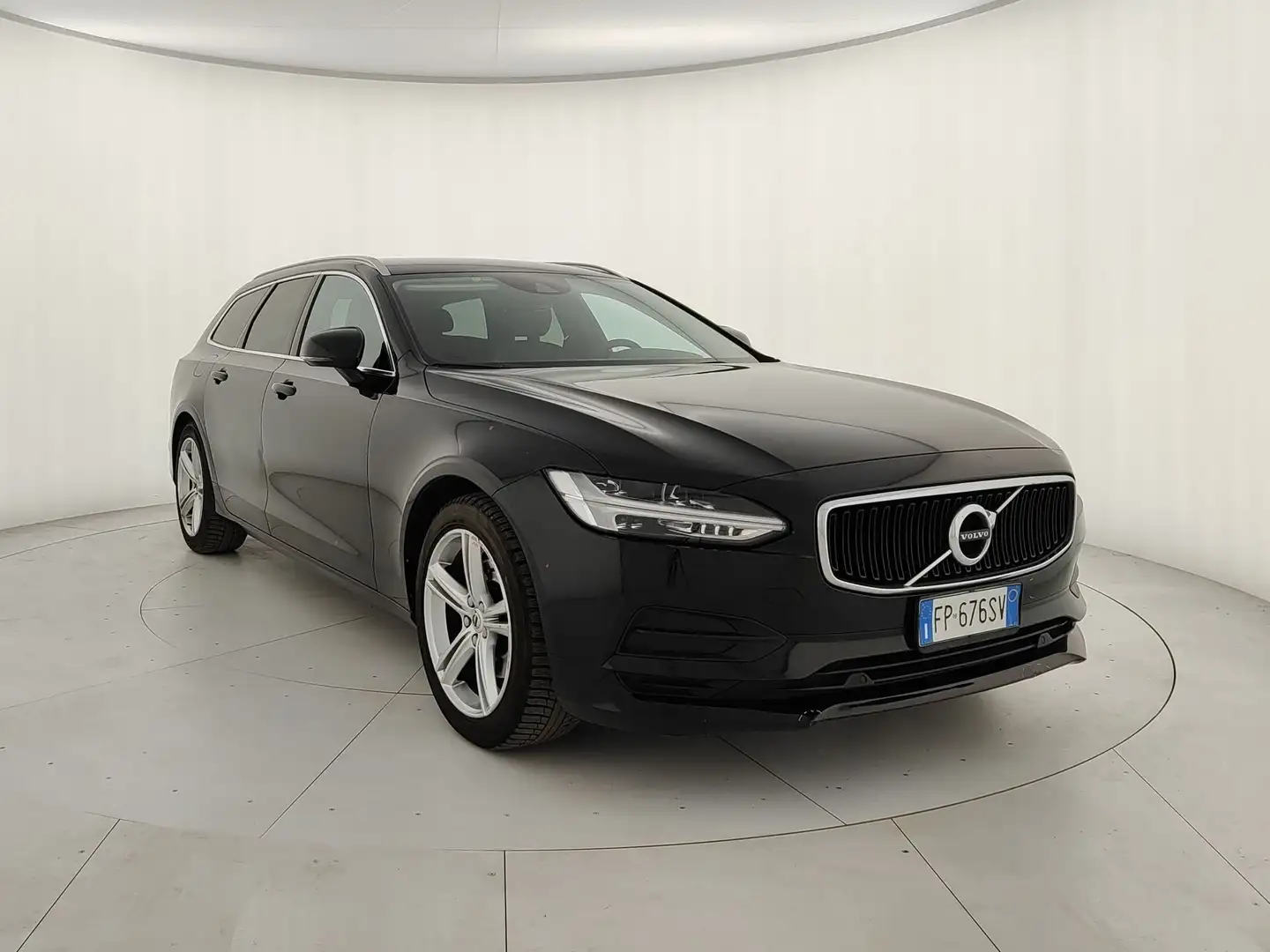 Volvo V90 2.0 d3 Momentum !SEDILI RISCALDATI! OCCASIONE! Noir - 1